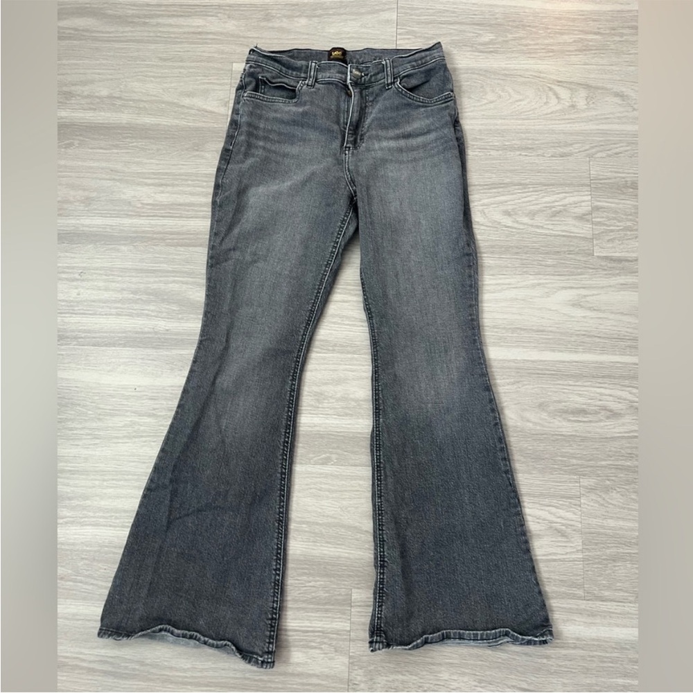 Lee Women’s Size 8 Short Gray Flare Jeans Mid Rise Stretch Y2K